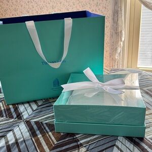 Tiffany & Co. Crystal glass plate with gift bag